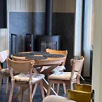 Chalet Sky Space в горах з теплим басейном Slavske