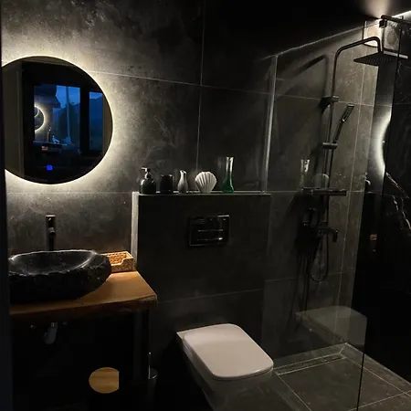 Sky Space в горах з теплим басейном Slavske