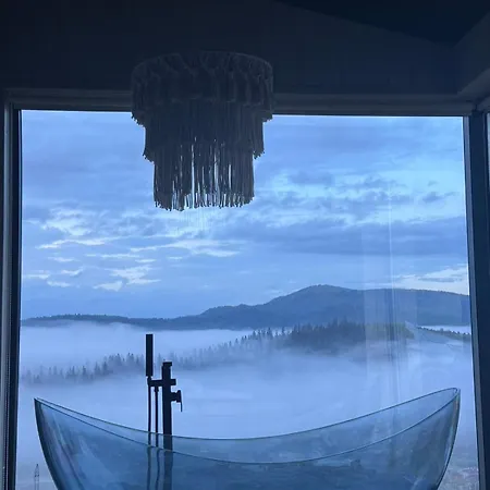 Sky Space в горах з теплим басейном 木屋