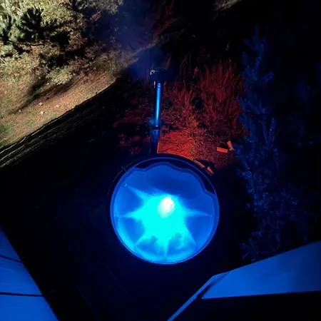 木屋 Sky Space в горах з теплим басейном 斯拉夫西克
