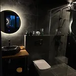 Sky Space в горах з теплим басейном سلافسكي