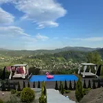 شاليه Sky Space в горах з теплим басейном سلافسكي