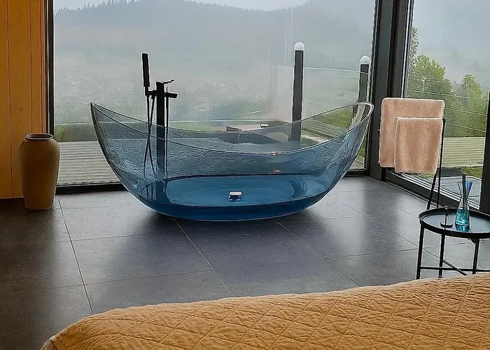 Chalet Sky Space в горах з теплим басейном