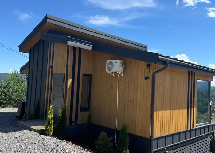 Sky Space в горах з теплим басейном Chalet