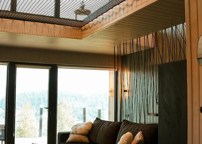 Chalet Sky Space в горах з теплим басейном *